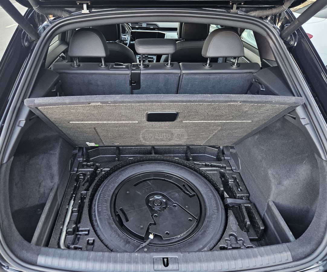 Audi Q3 - фото 14