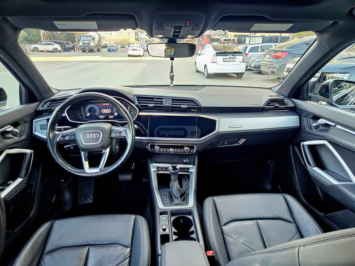 Audi Q3 - фото 6