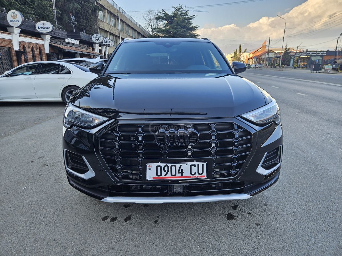 Audi Q3 - фото 7