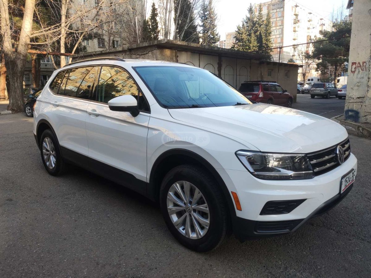 Volkswagen Tiguan - фото 2