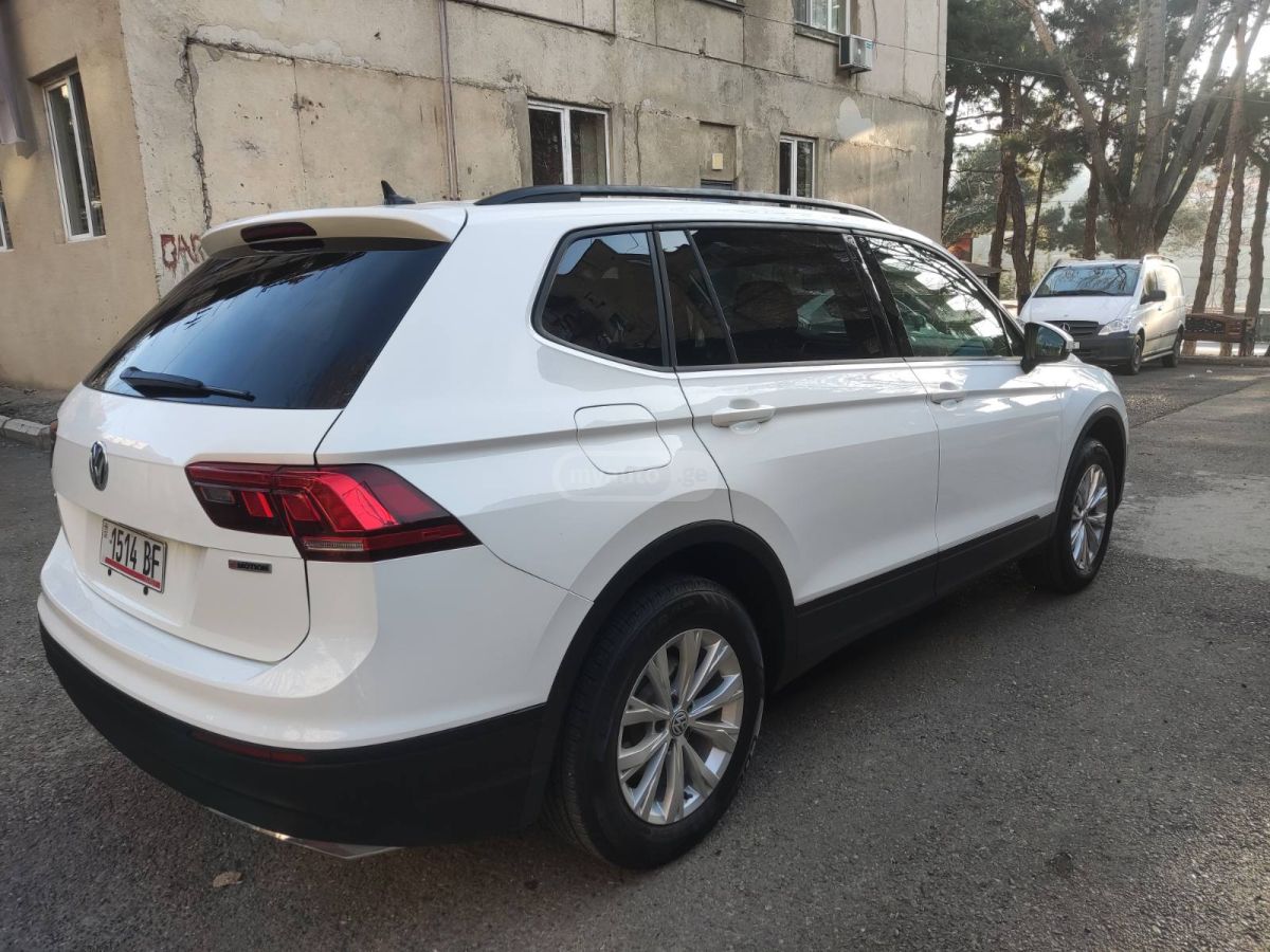 Volkswagen Tiguan - фото 5