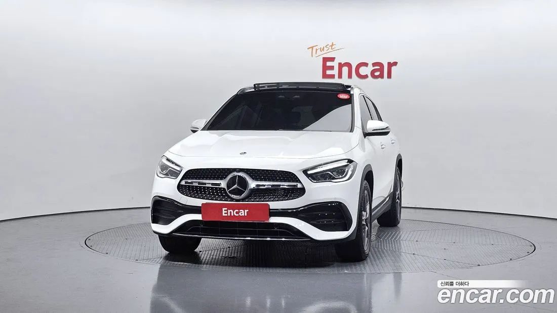 Mercedes-Benz GLA 45 AMG 2023 — миниатюра 3