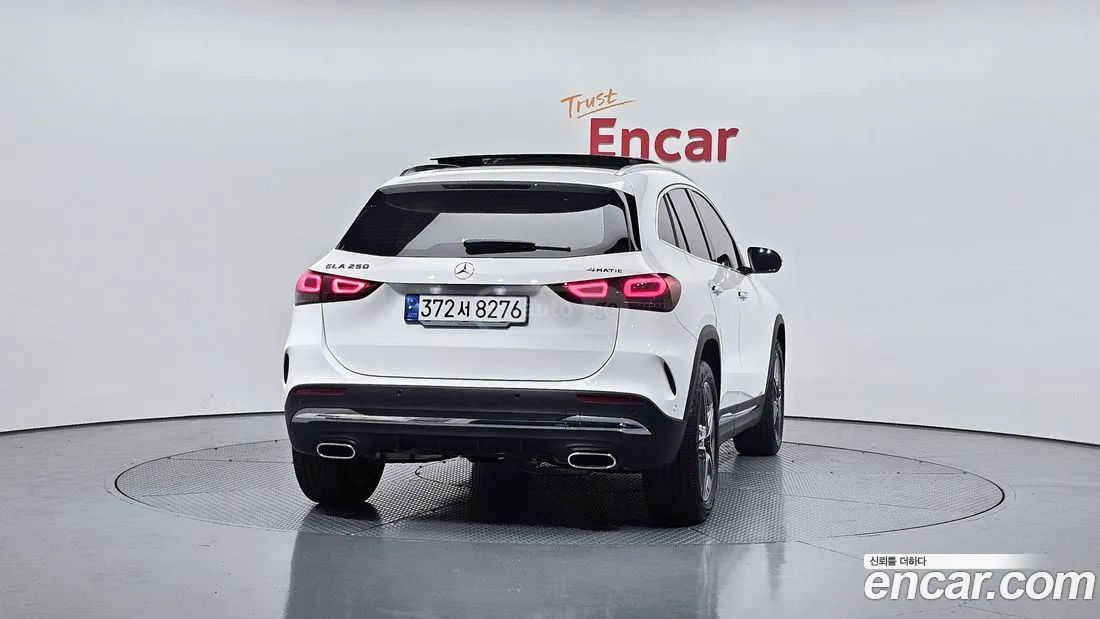 Mercedes-Benz GLA 45 AMG 2023 — миниатюра 4