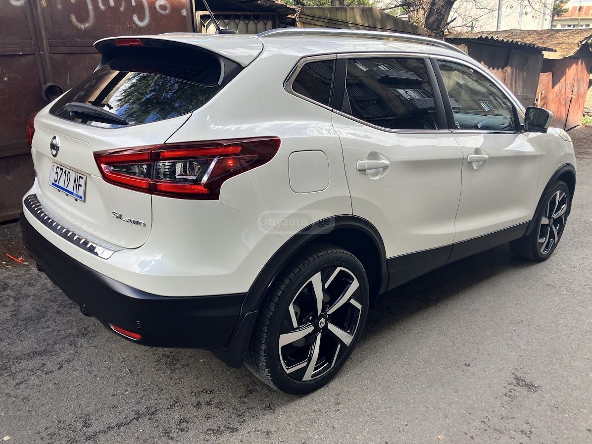 Nissan Rogue Sport SL 4dr All-Wheel Drive CVT 2022 — миниатюра 4