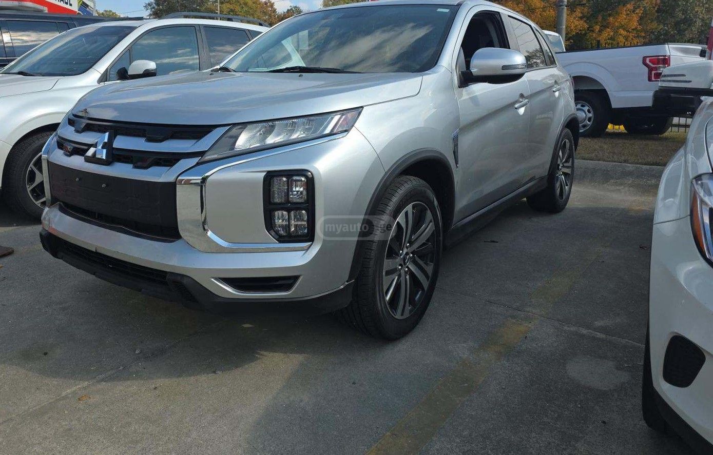 Mitsubishi Outlander Sport - фото 1