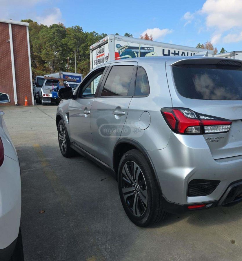 Mitsubishi Outlander Sport - фото 2
