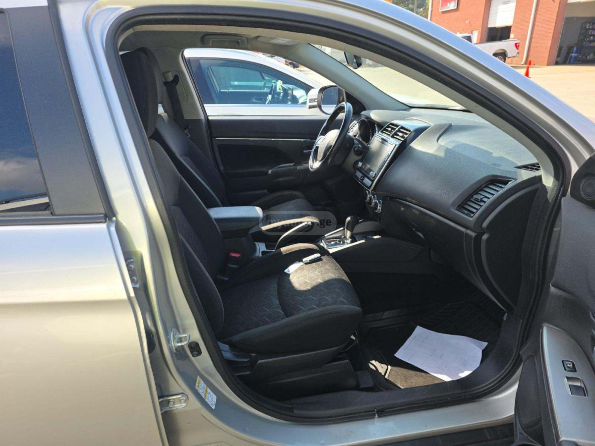 Mitsubishi Outlander Sport - фото 6