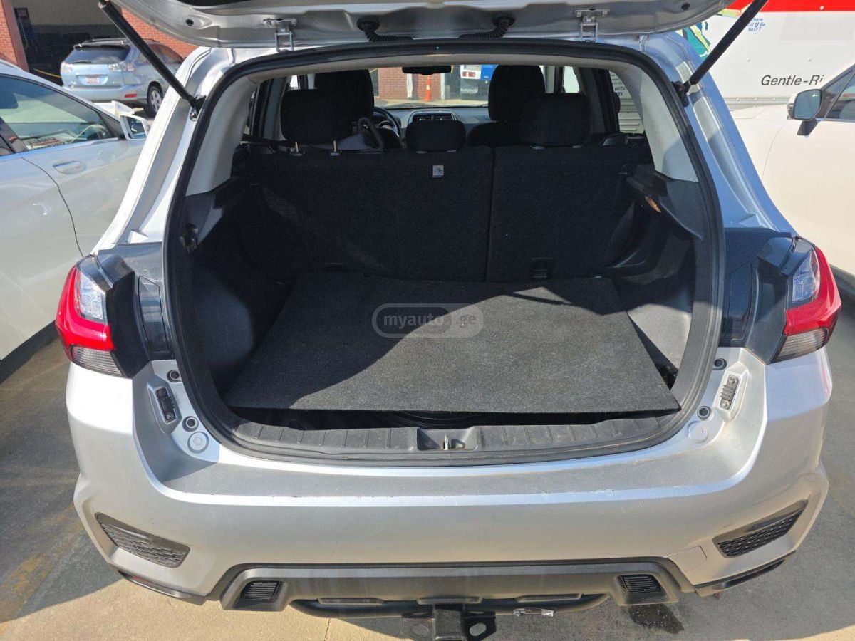 Mitsubishi Outlander Sport - фото 8