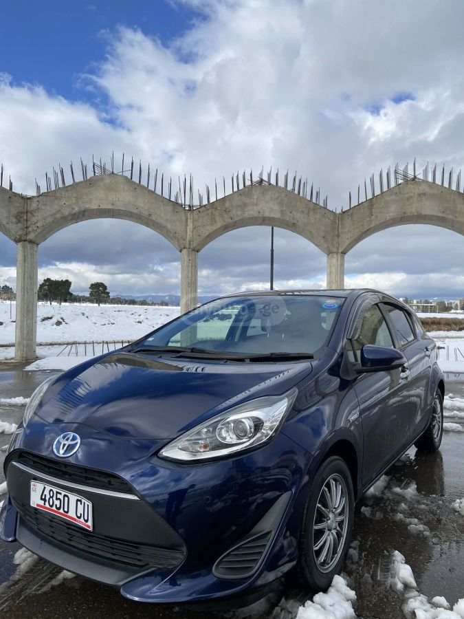 Toyota Aqua - фото 2