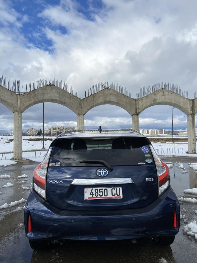 Toyota Aqua - фото 5