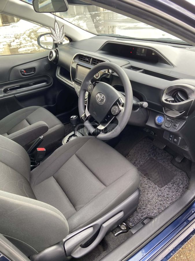 Toyota Aqua - фото 8