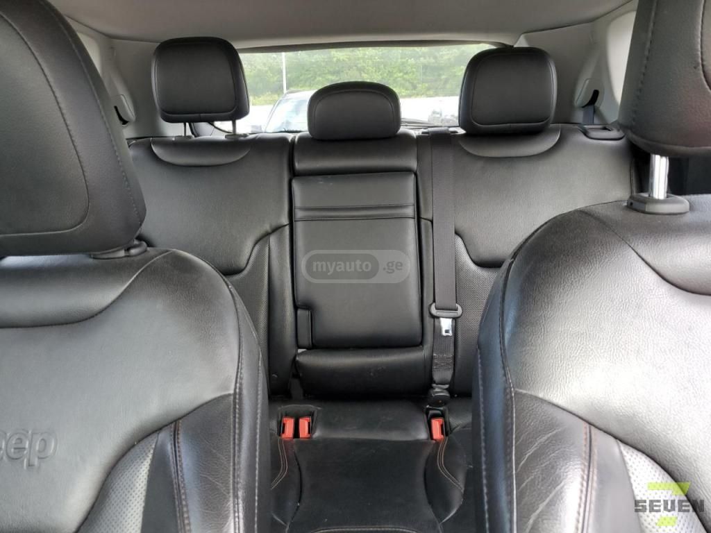 Jeep Compass - фото 8