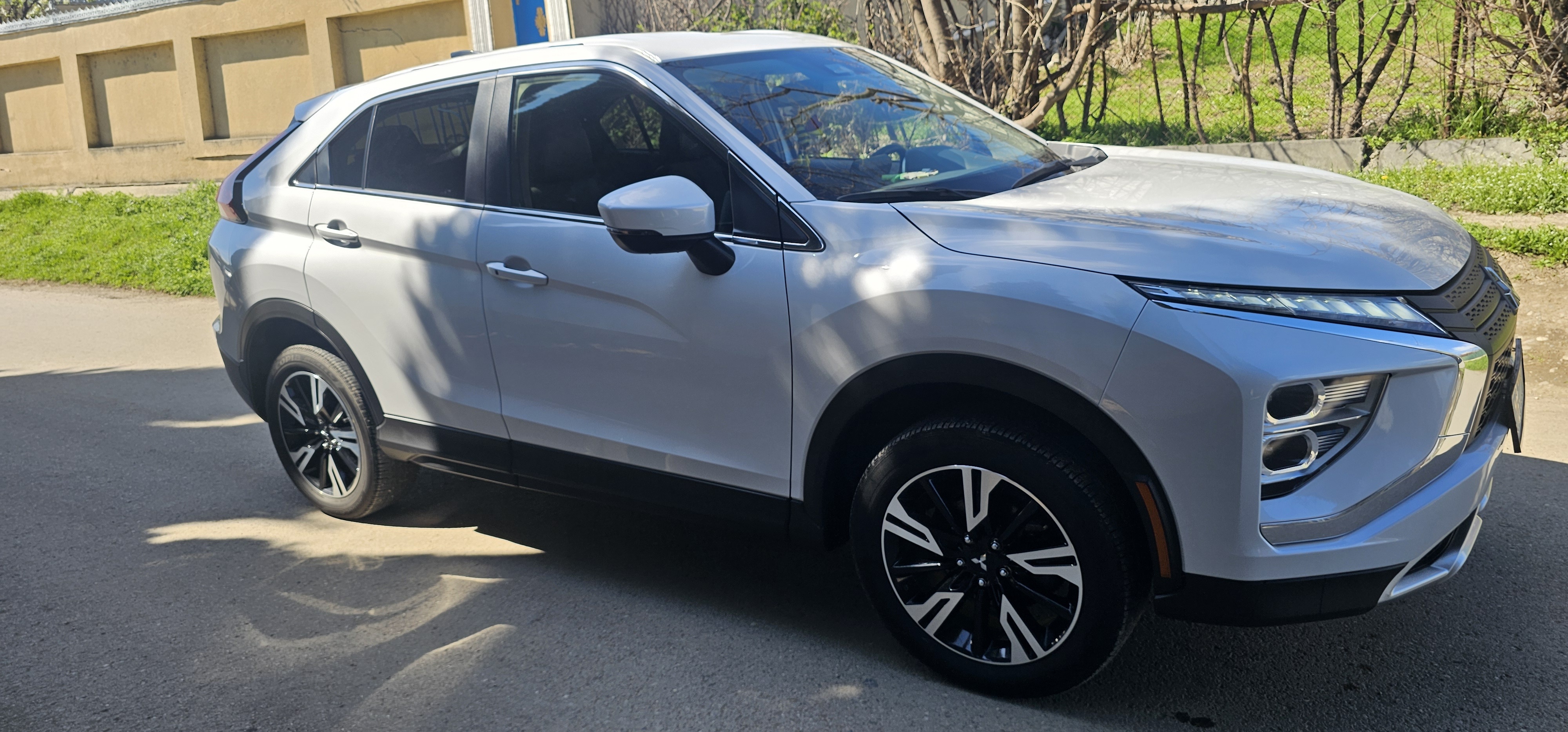 Mitsubishi Eclipse Cross - фото 2