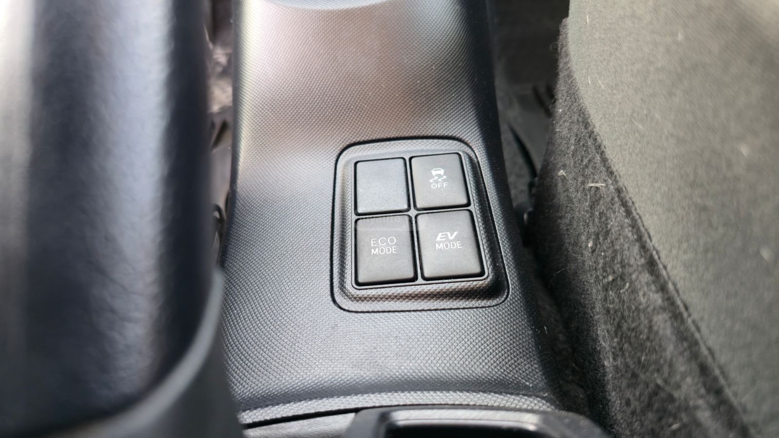 Toyota Prius C - фото 9