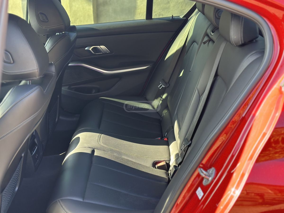 BMW Base 4dr Rear-Wheel Drive Seda — миниатюра 8