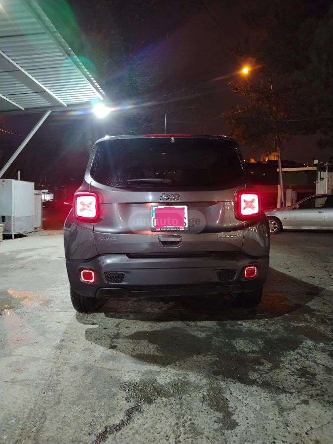 Jeep Renegade - фото 2