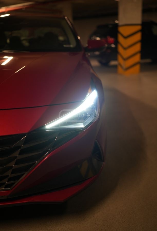 Hyundai Elantra - фото 3