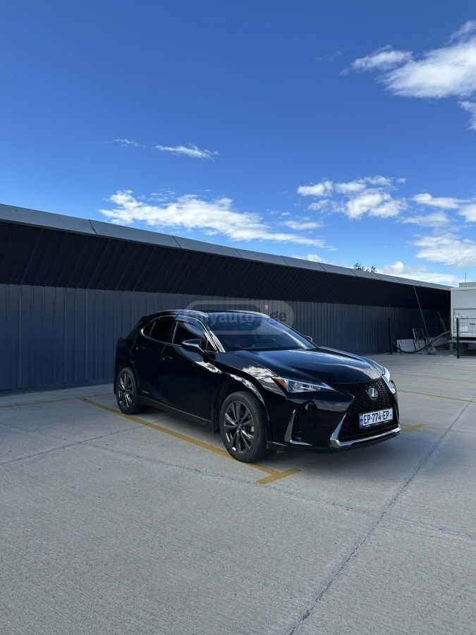 Lexus F SPORT 4dr All-Wheel Drive CV — миниатюра 1