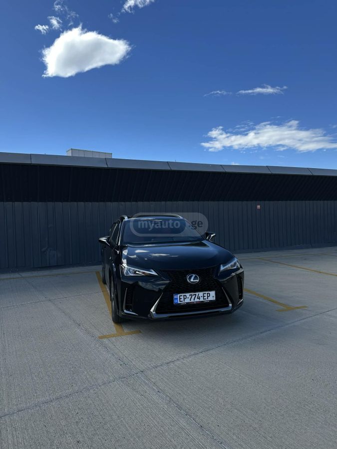 Lexus F SPORT 4dr All-Wheel Drive CV — миниатюра 2