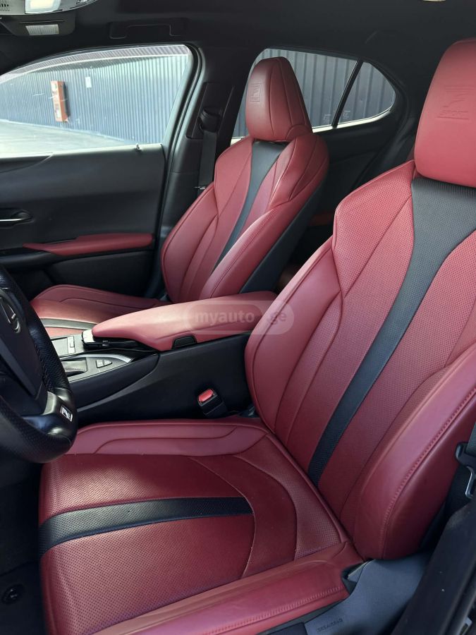 Lexus F SPORT 4dr All-Wheel Drive CV — миниатюра 3