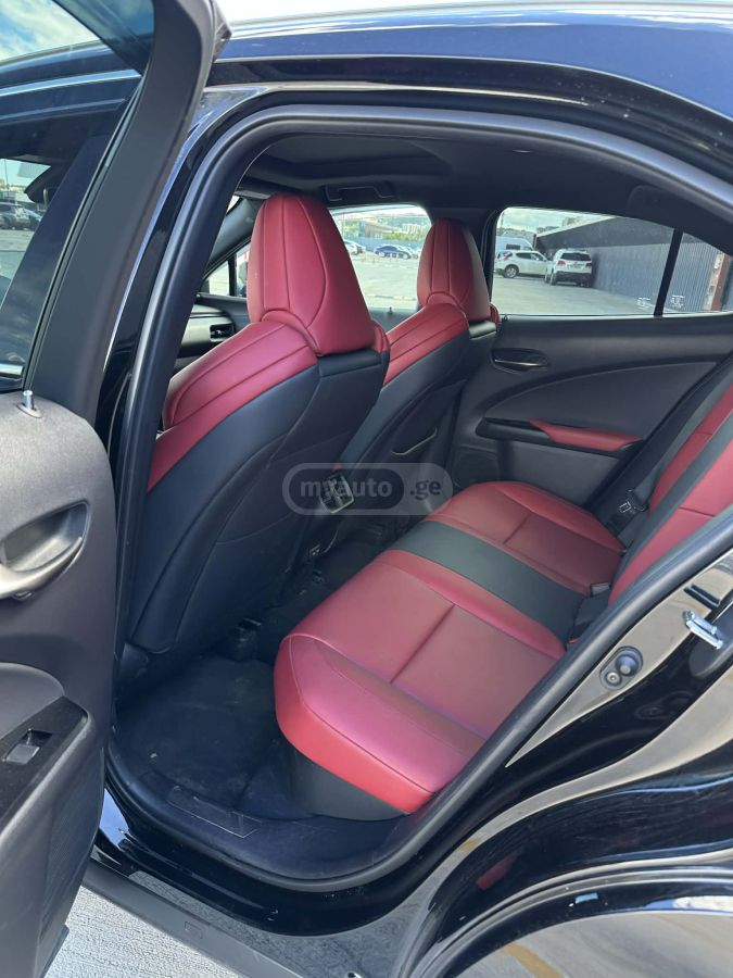 Lexus F SPORT 4dr All-Wheel Drive CV — миниатюра 5