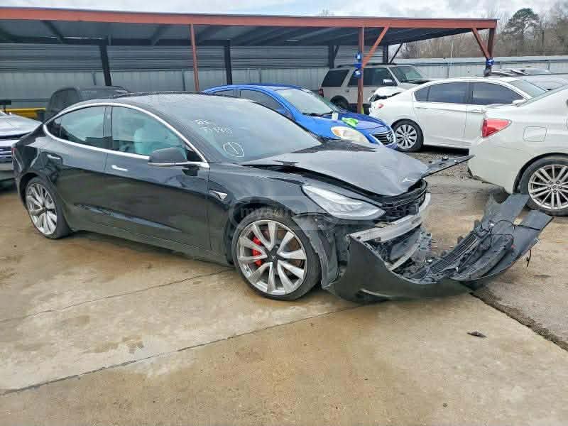 Tesla Model 3 - фото 10