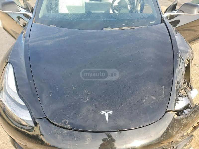 Tesla Model 3 - фото 3