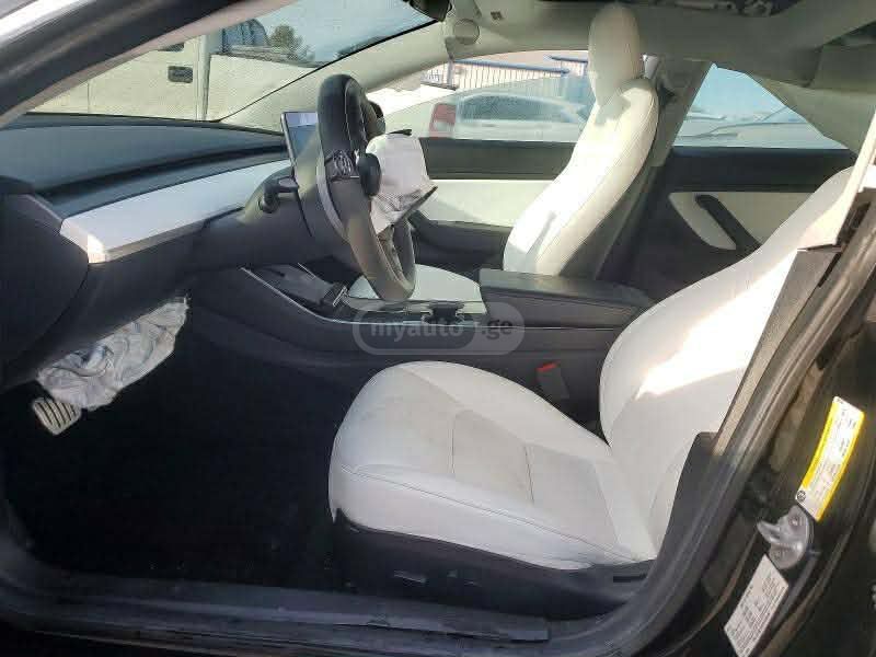 Tesla Model 3 - фото 6