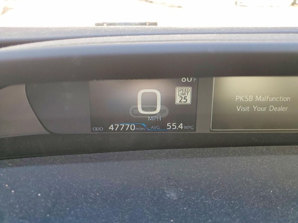 Toyota Prius - фото 9