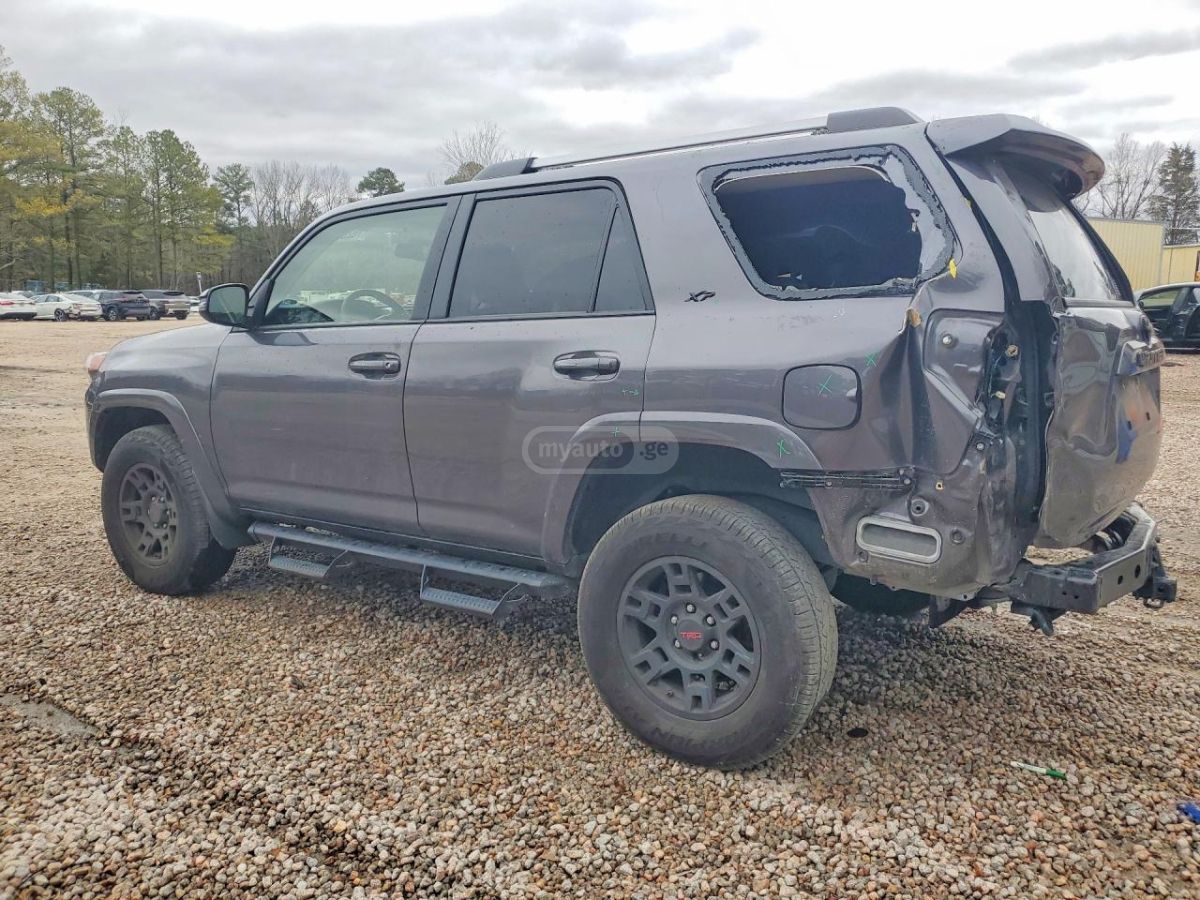 Toyota 4 Runner - фото 2
