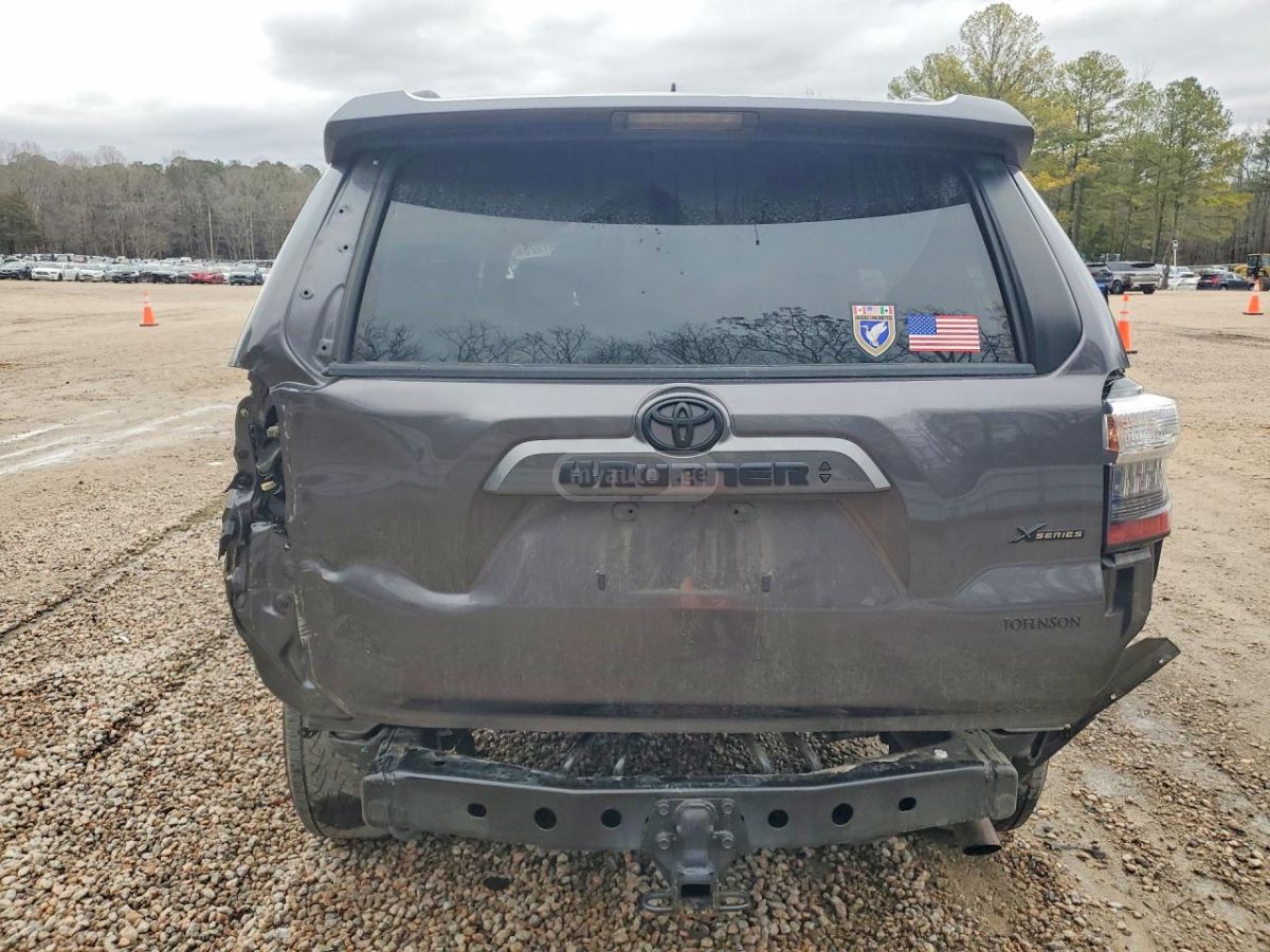 Toyota 4 Runner - фото 6