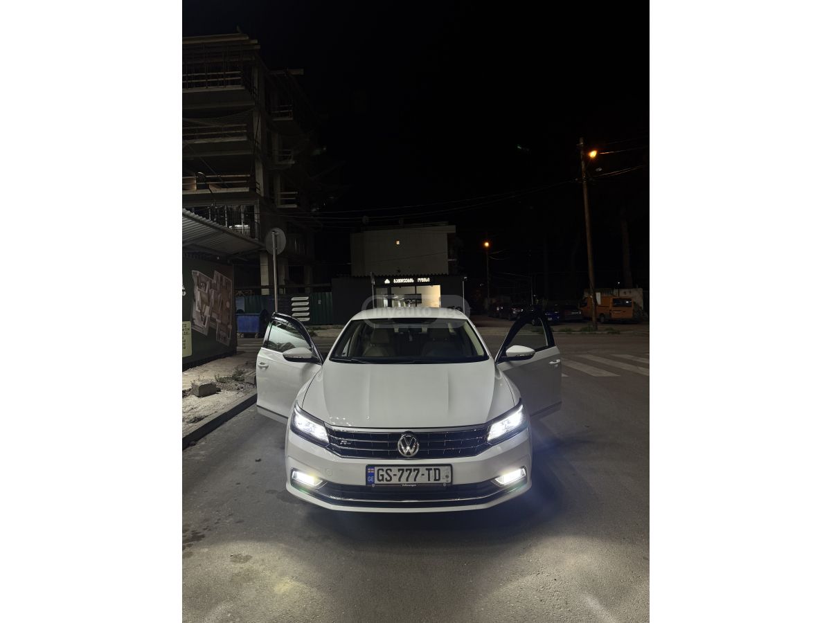 Volkswagen Passat - фото 1