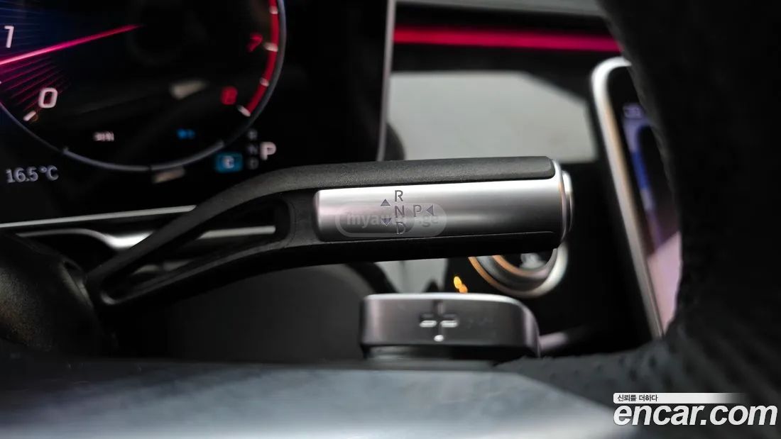 Mercedes-Benz 600 2023 — миниатюра 9