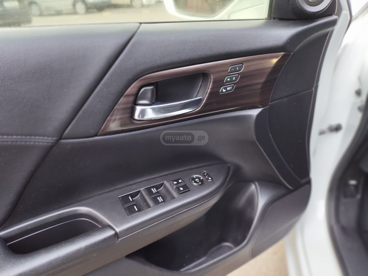 Honda Accord - фото 10