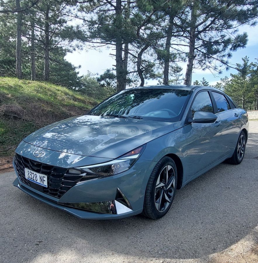 Hyundai Elantra - фото 1