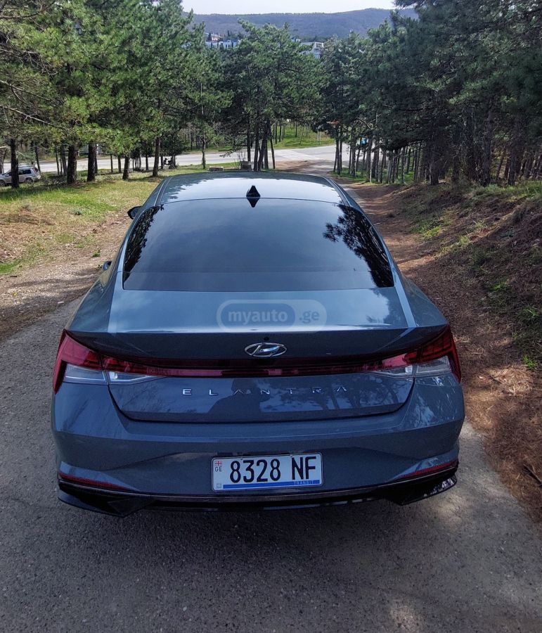 Hyundai Elantra - фото 3