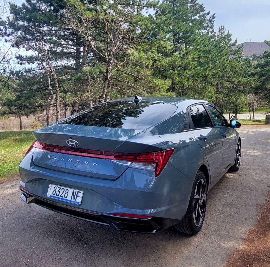 Hyundai Elantra - фото 4