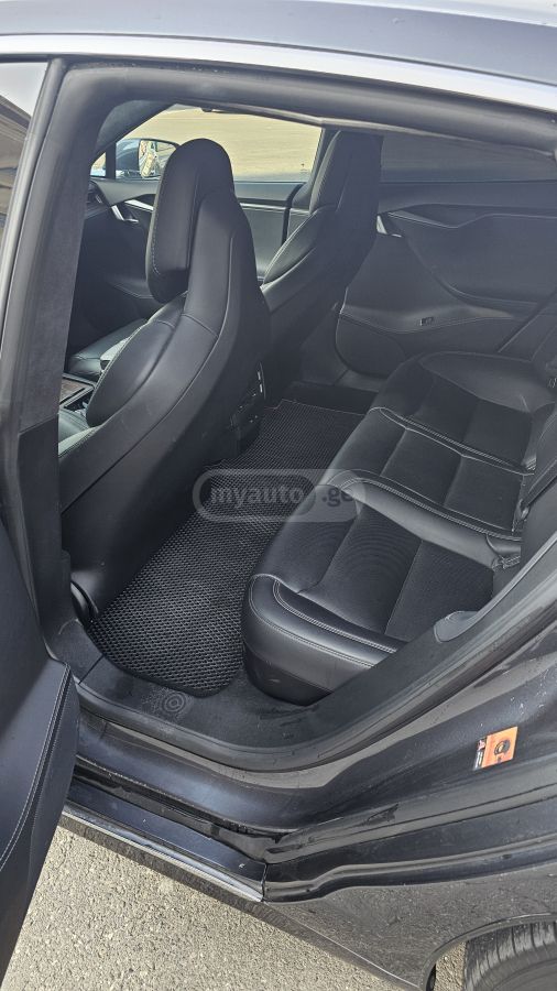 Tesla Model S - фото 10