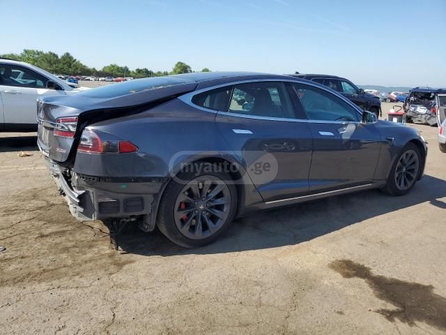 Tesla Model S - фото 14