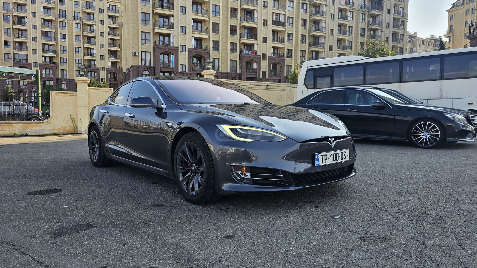 Tesla Model S - фото 2