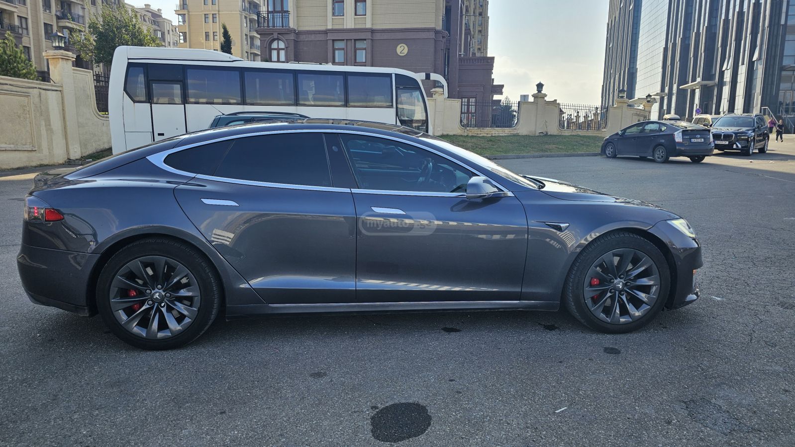Tesla Model S - фото 5