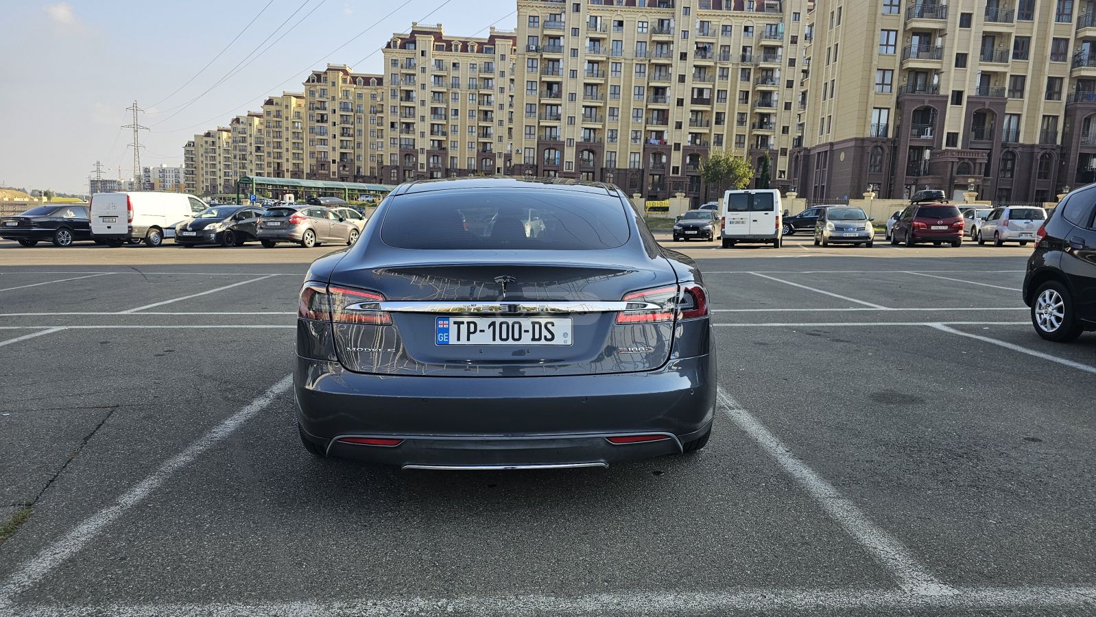 Tesla Model S - фото 8