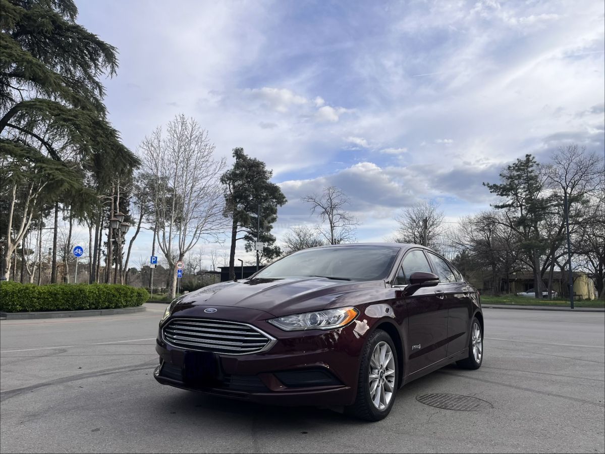 Ford Fusion - фото 1