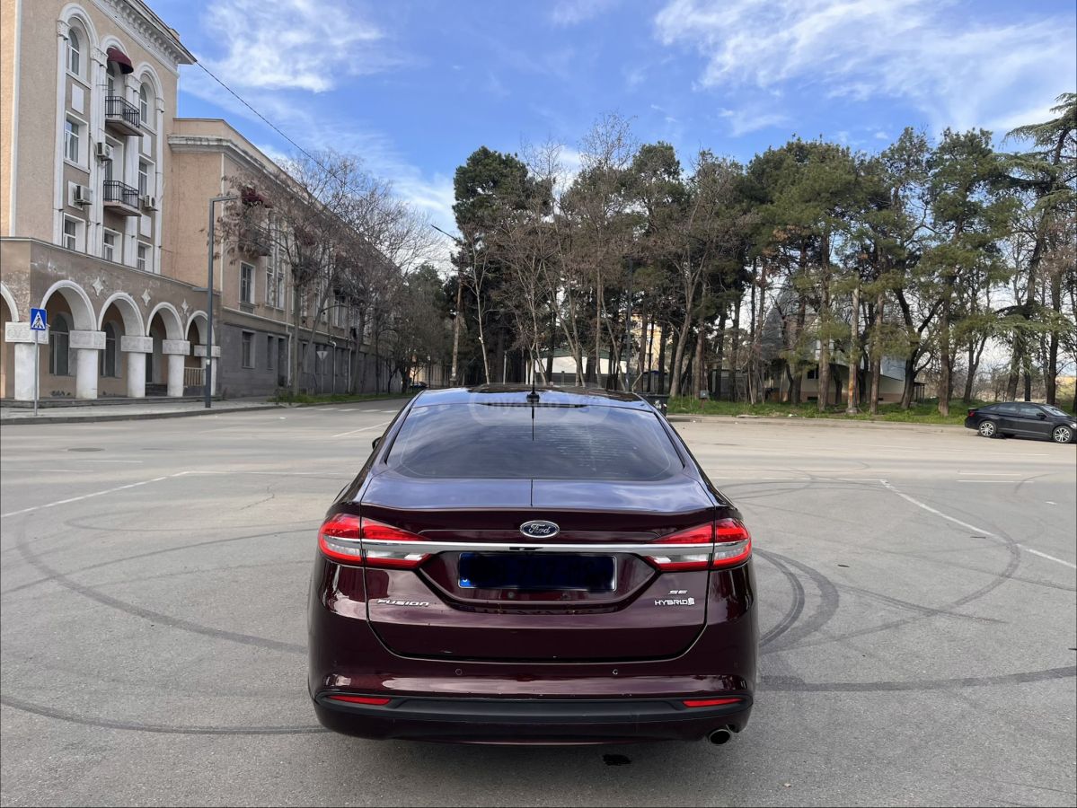 Ford Fusion - фото 4