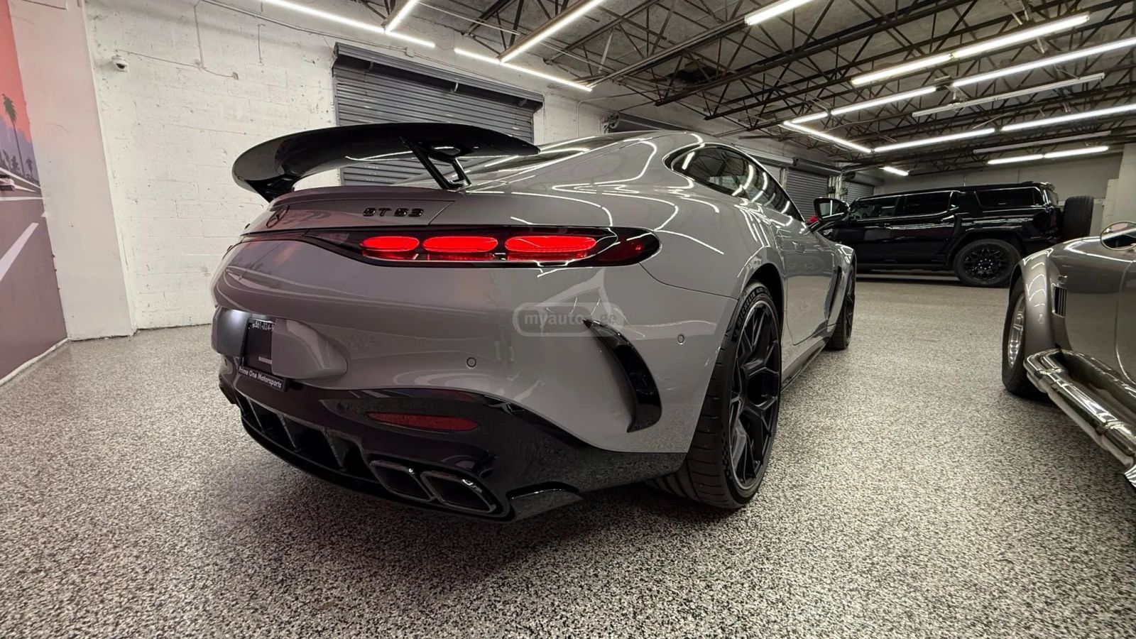 Mercedes-Benz AMG GT 63 - фото 15