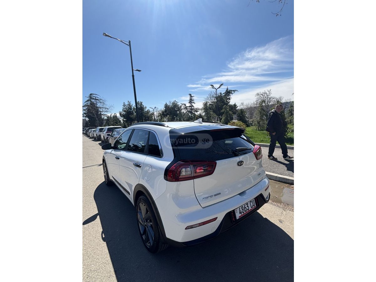 Kia Niro - фото 11