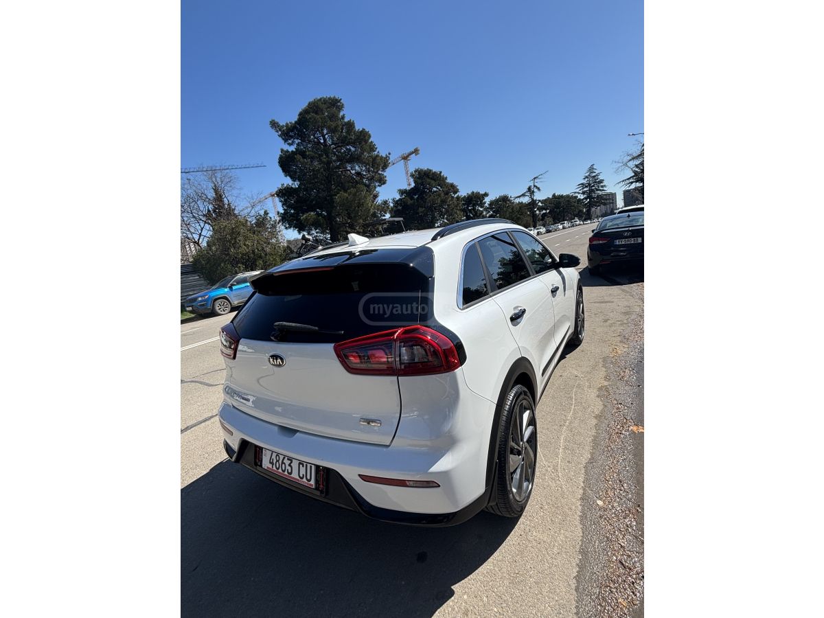 Kia Niro - фото 12