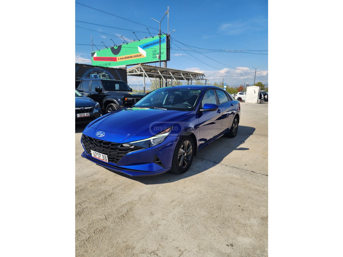 Hyundai Elantra - фото 1