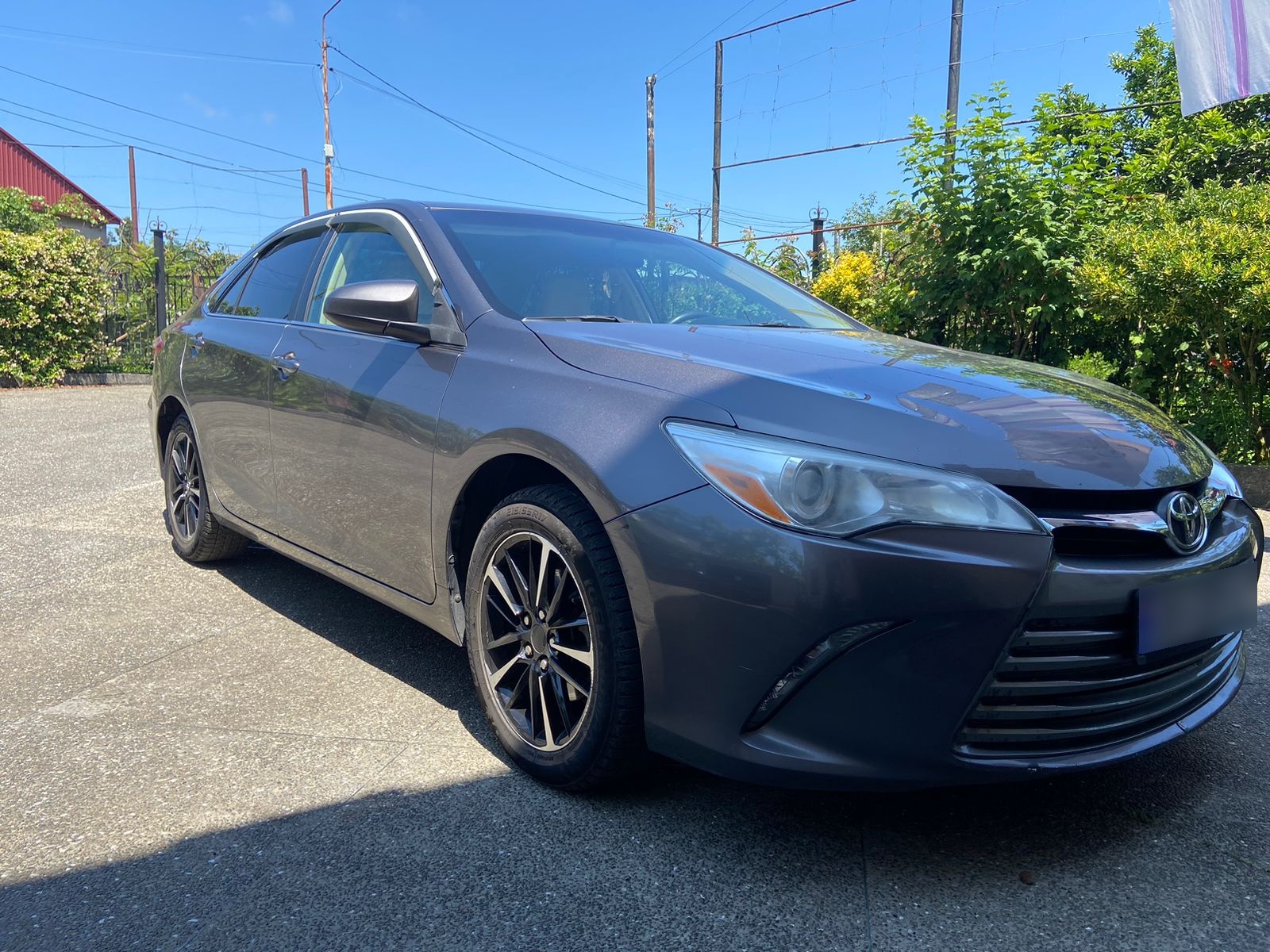 Toyota Camry - фото 1