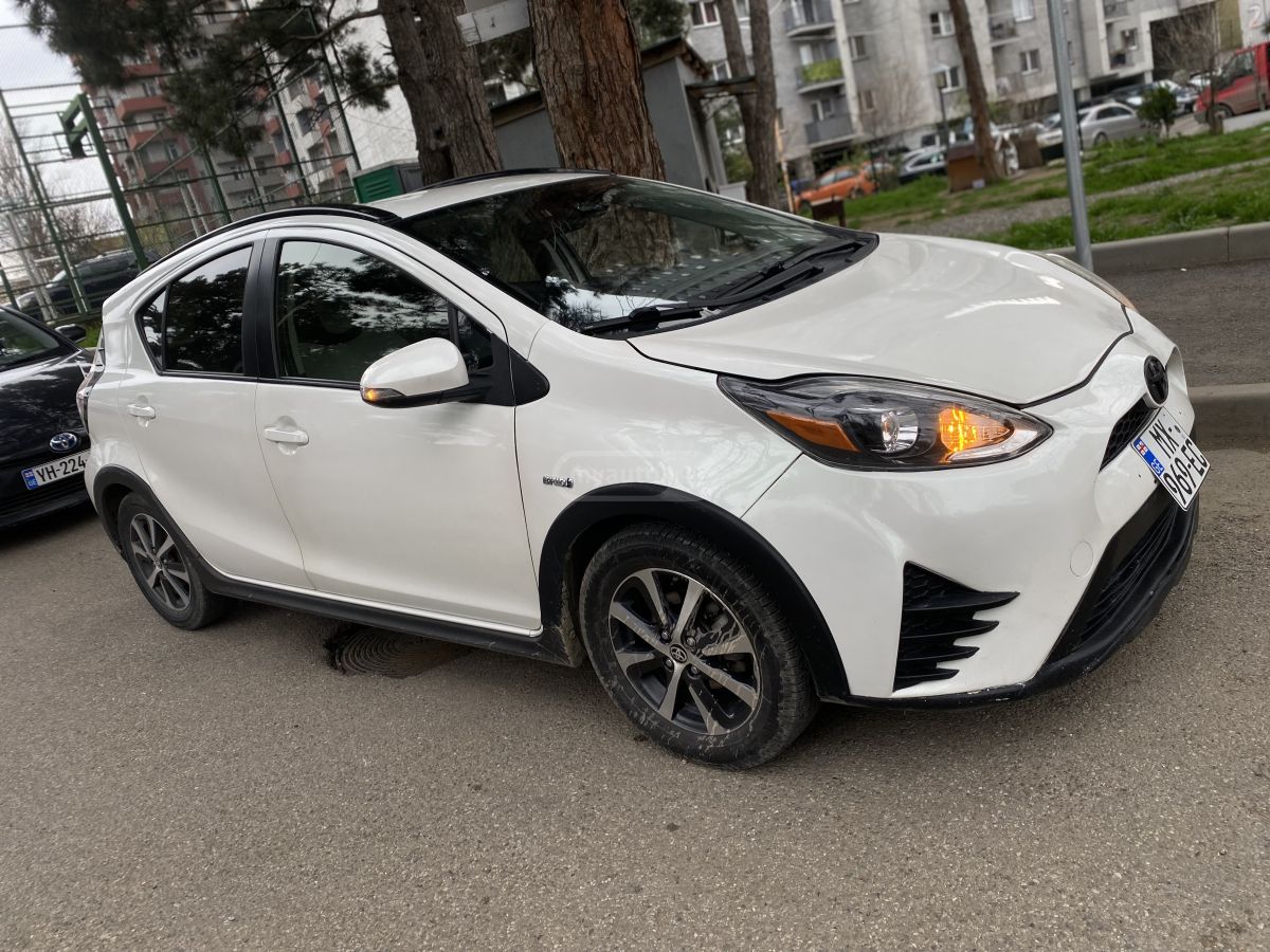 Toyota Prius C - фото 13